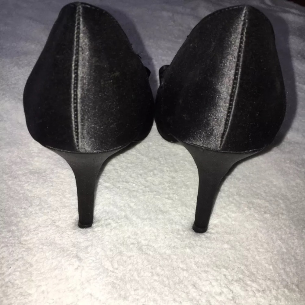 TAHARI shoes open toe, ribbon, black size 9 - Picture 3 of 4
