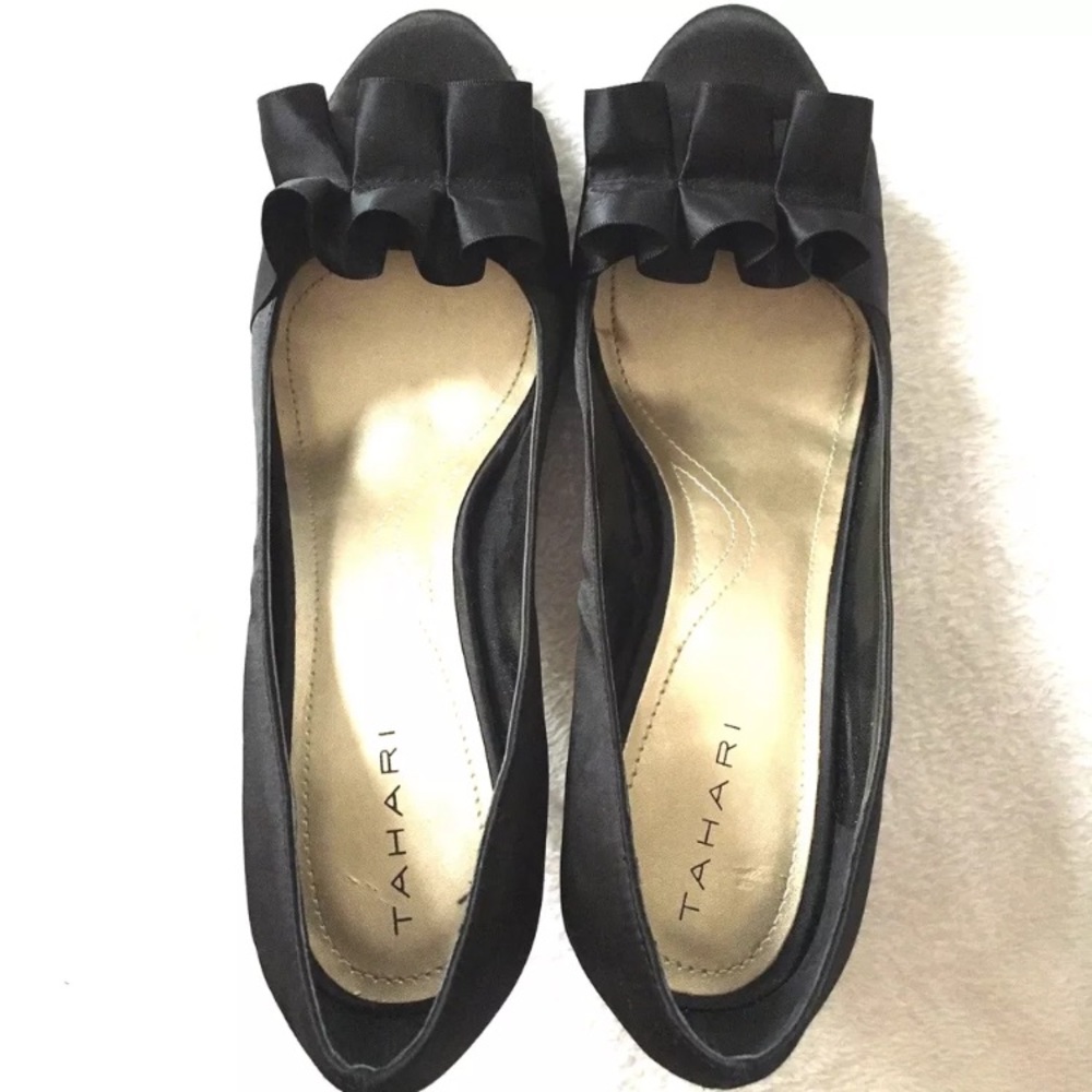 TAHARI shoes open toe, ribbon, black size 9 - Picture 4 of 4