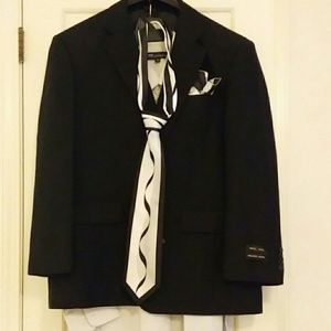 Milano Moda Suit -includes Everything!!!