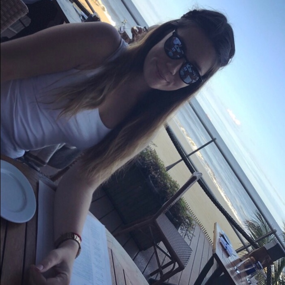 Meet your Posher, Eszter