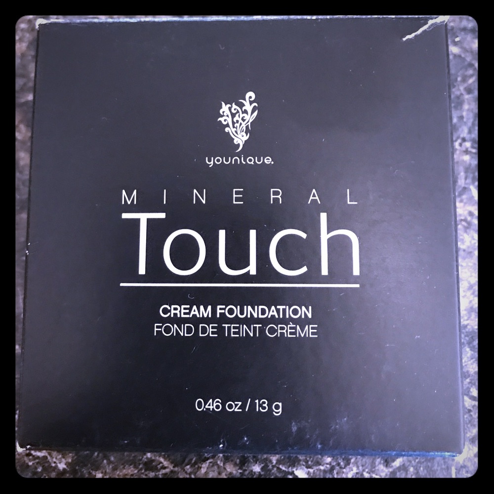 TWO new younique cream foundation color RESEREVD