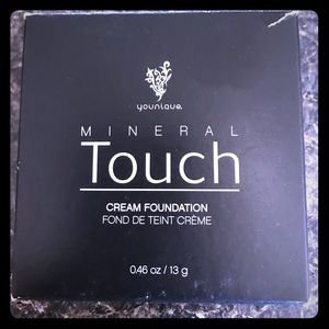 TWO new younique cream foundation color RESEREVD