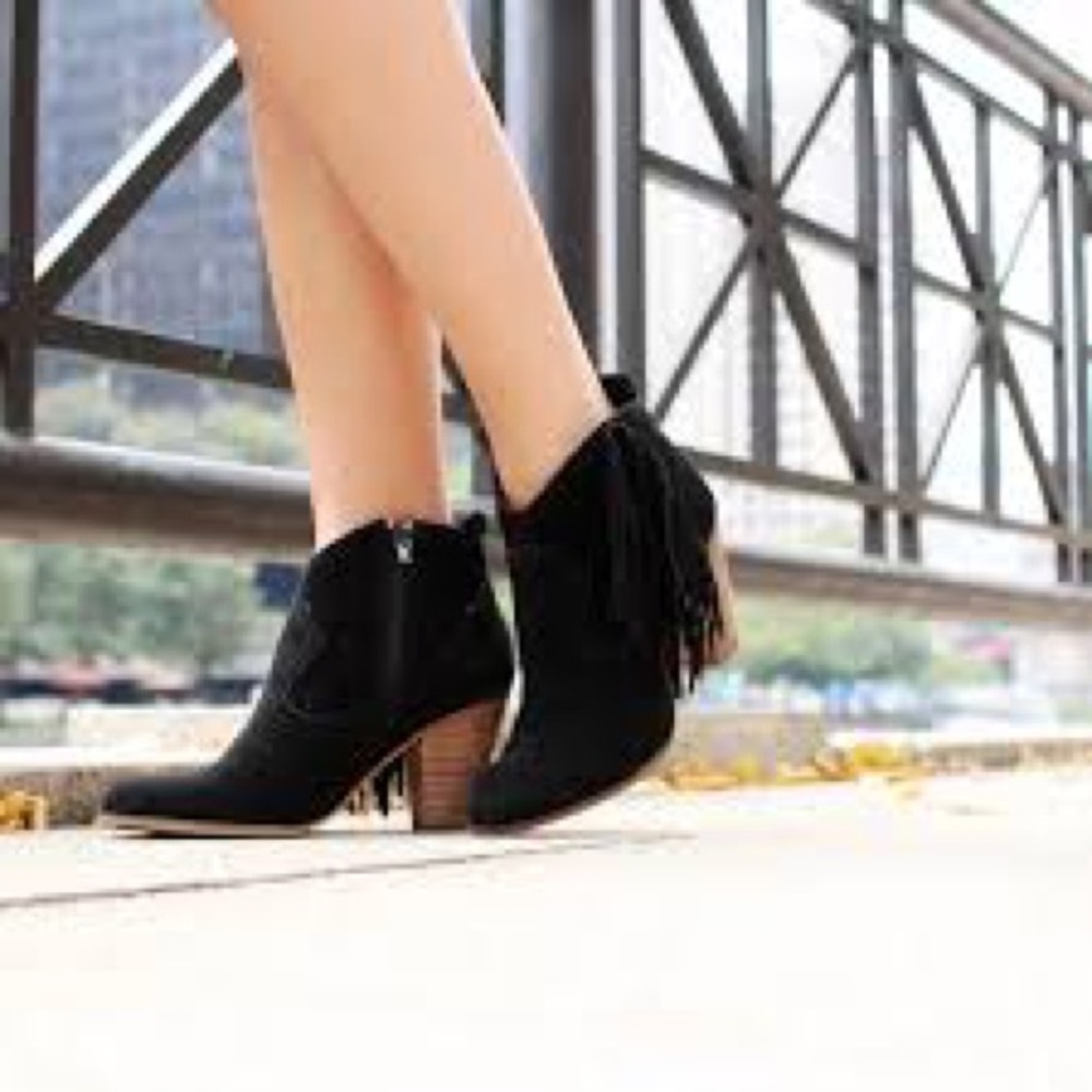 Steve Madden "Ohio" Suede Fringe Booties