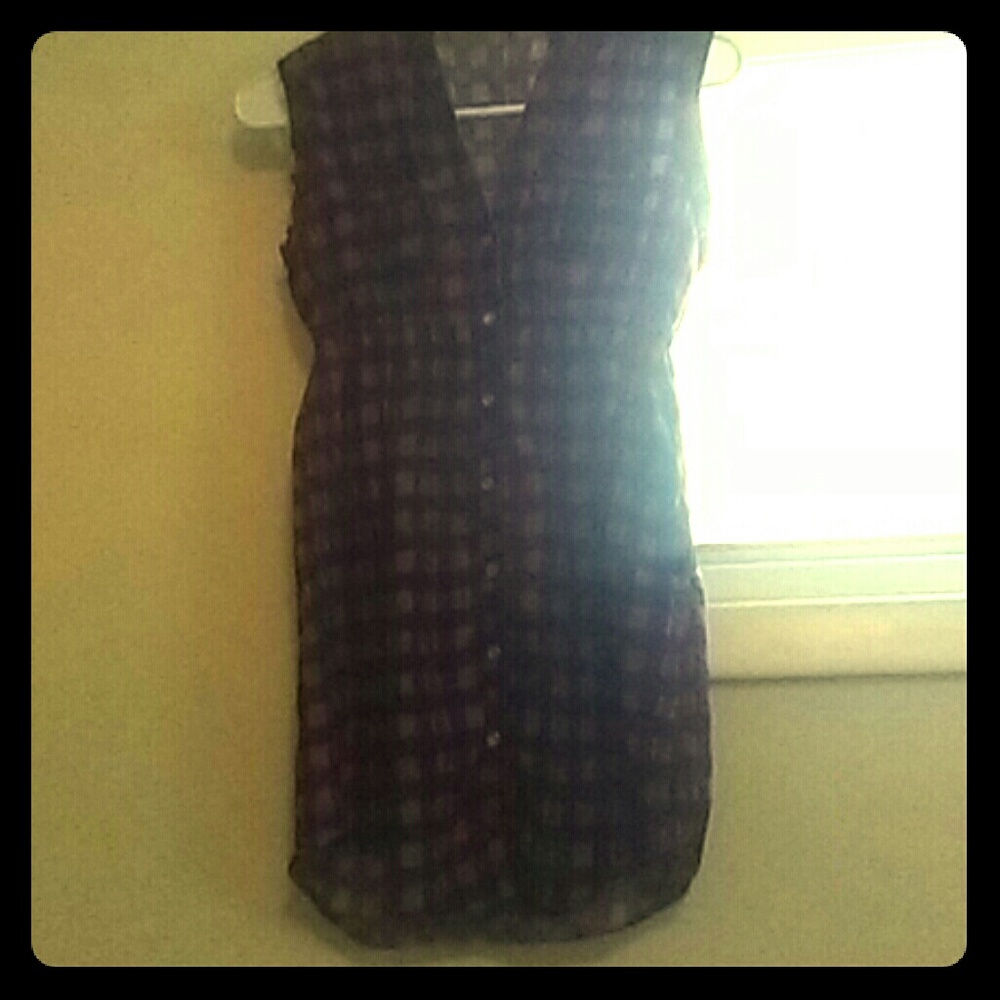 I am selling a dressy shirt