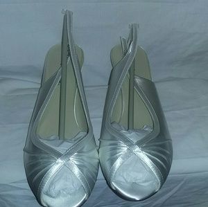 Low heel White satin wedding prom  shoes