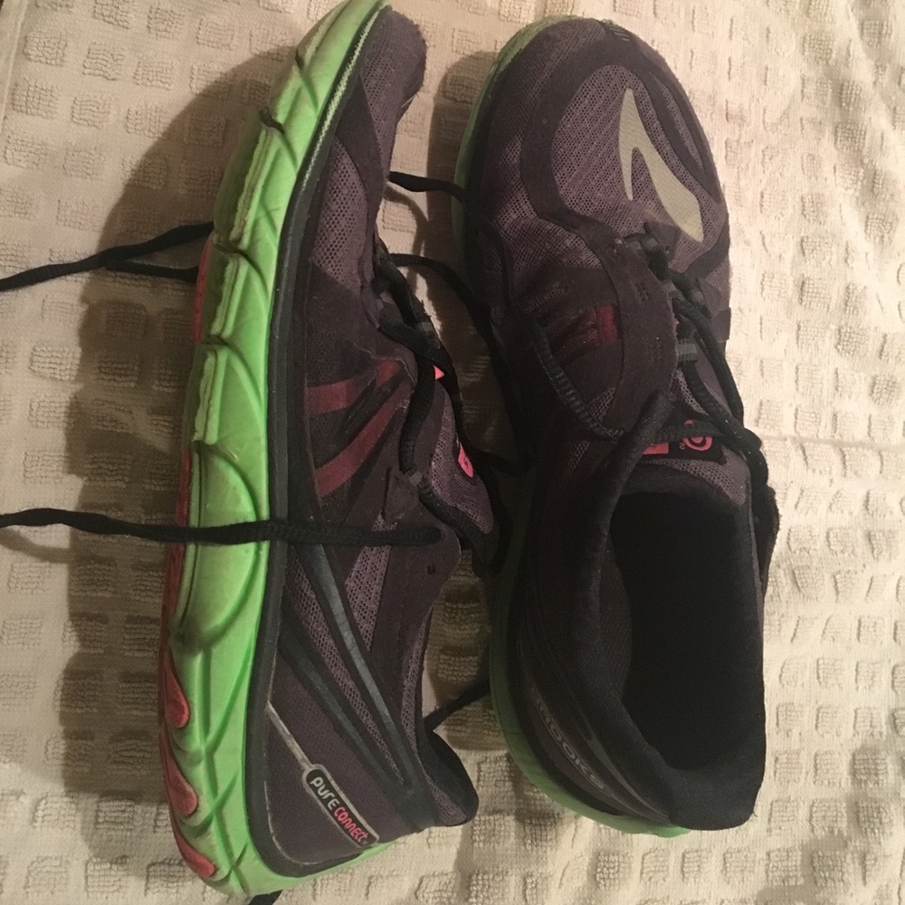 Brooks pure connect size 9