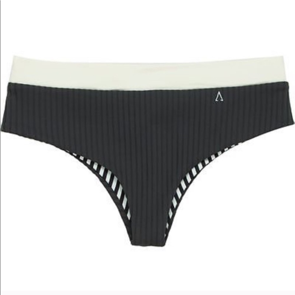 Boys + Arrows Bottoms size Medium