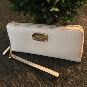 Michael Kors wallet with wristlet
