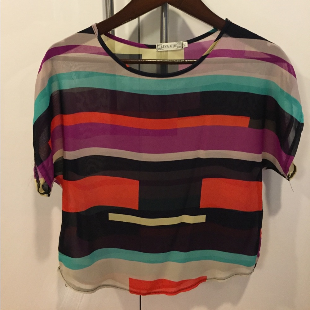 Sheer geometric patterned top-size medium