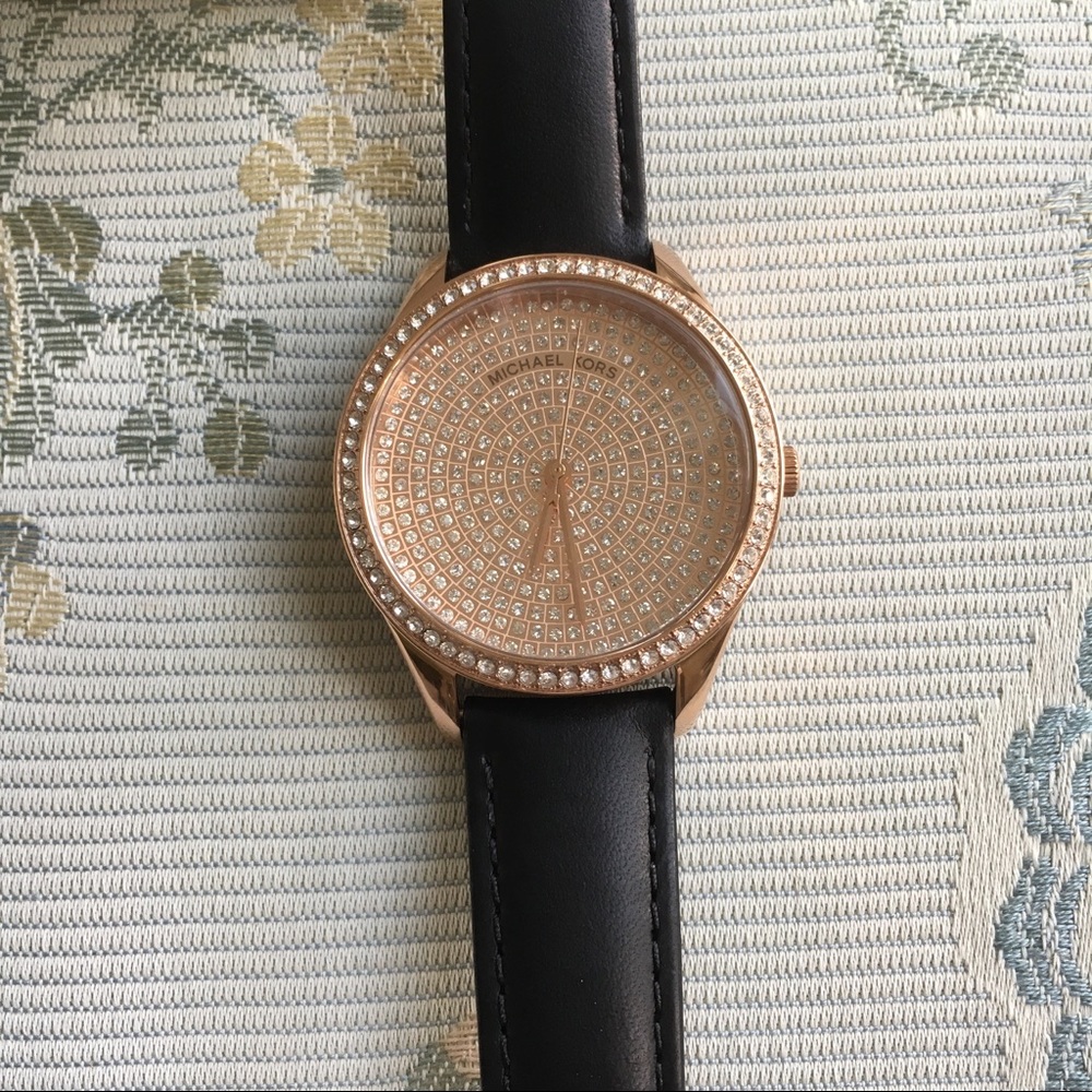 New! 🎉Host Pick 6/13/18 New! Michael Kors watch - Picture 3 of 4