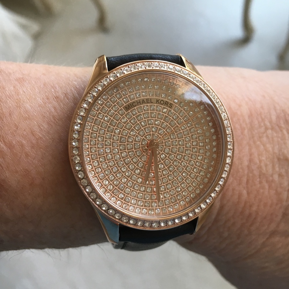 New! 🎉Host Pick 6/13/18 New! Michael Kors watch - Picture 4 of 4