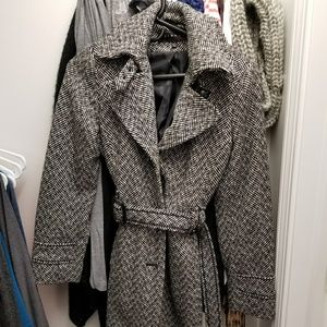 Dress trench coat! In excellent condition!