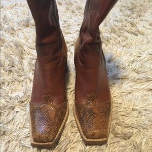 🐍 snakeskin boots