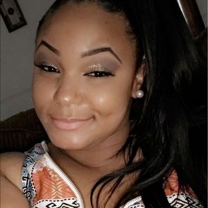 Meet your Posher, Brittney