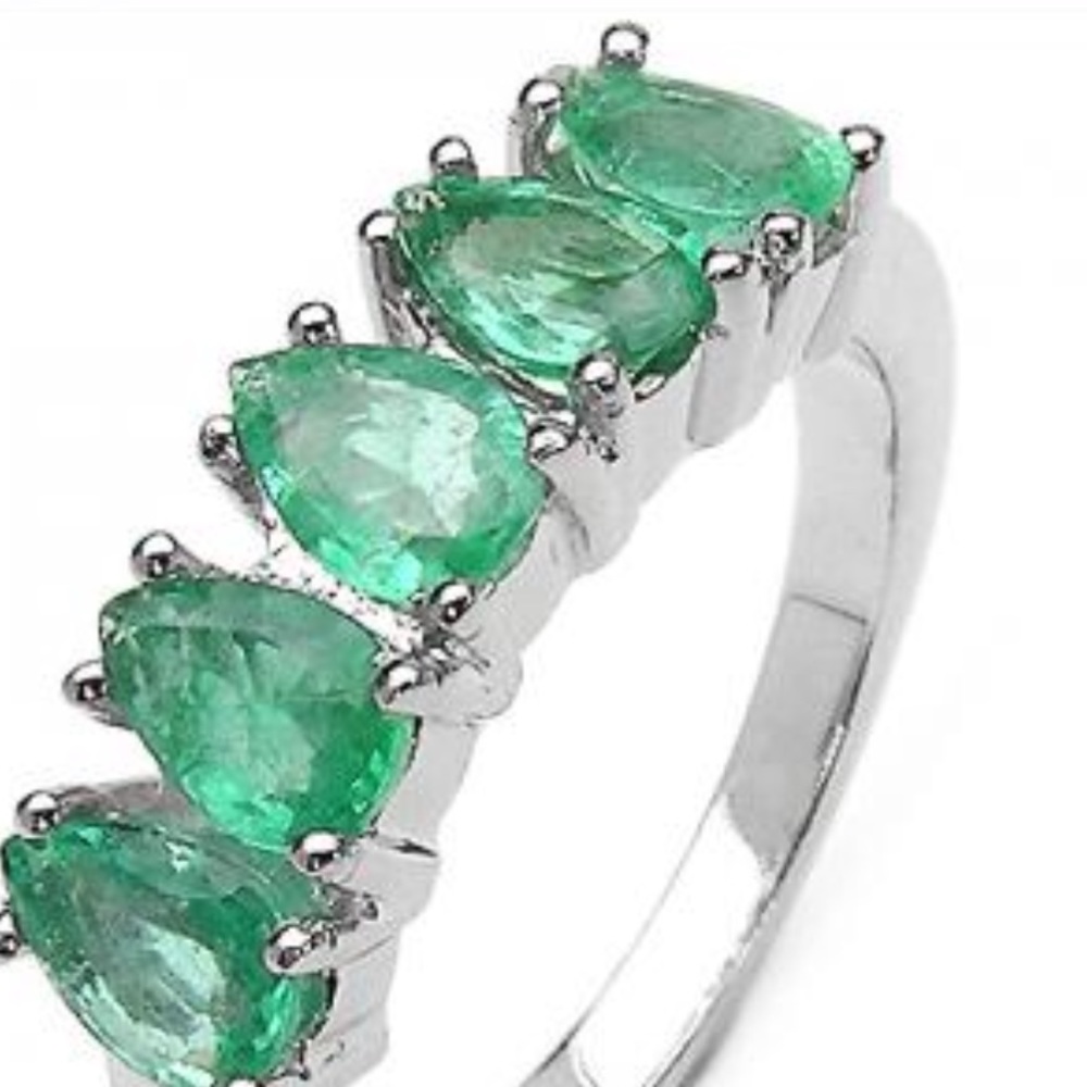 Sterling silver 2.0ctw Emerald ring