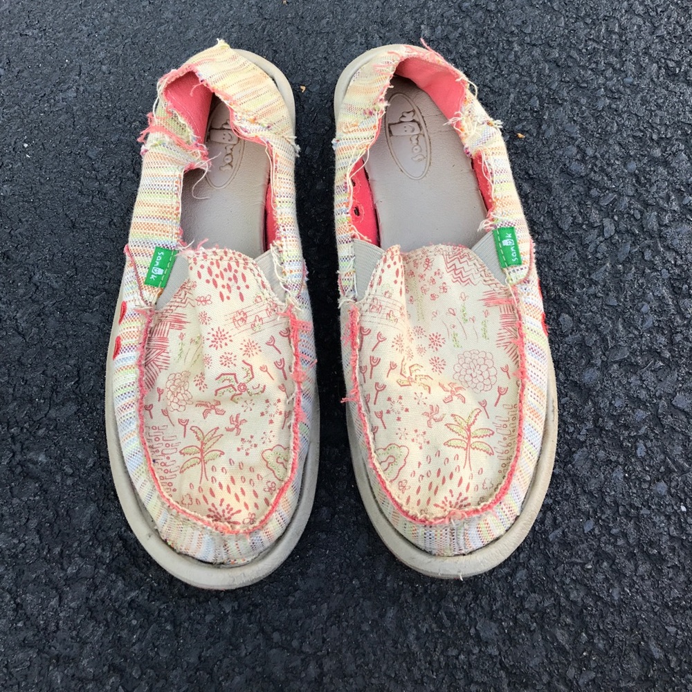 Sanuk slip on shoes