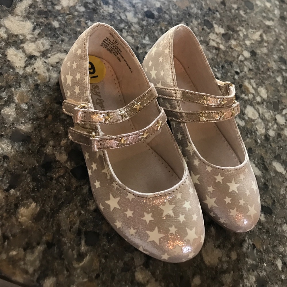 Beautiful gold shoes
