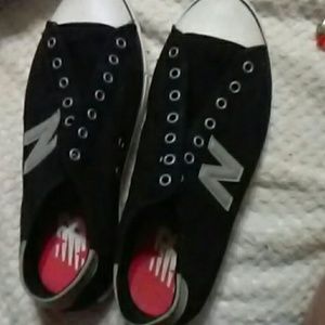 New balance tennis shoes no laces