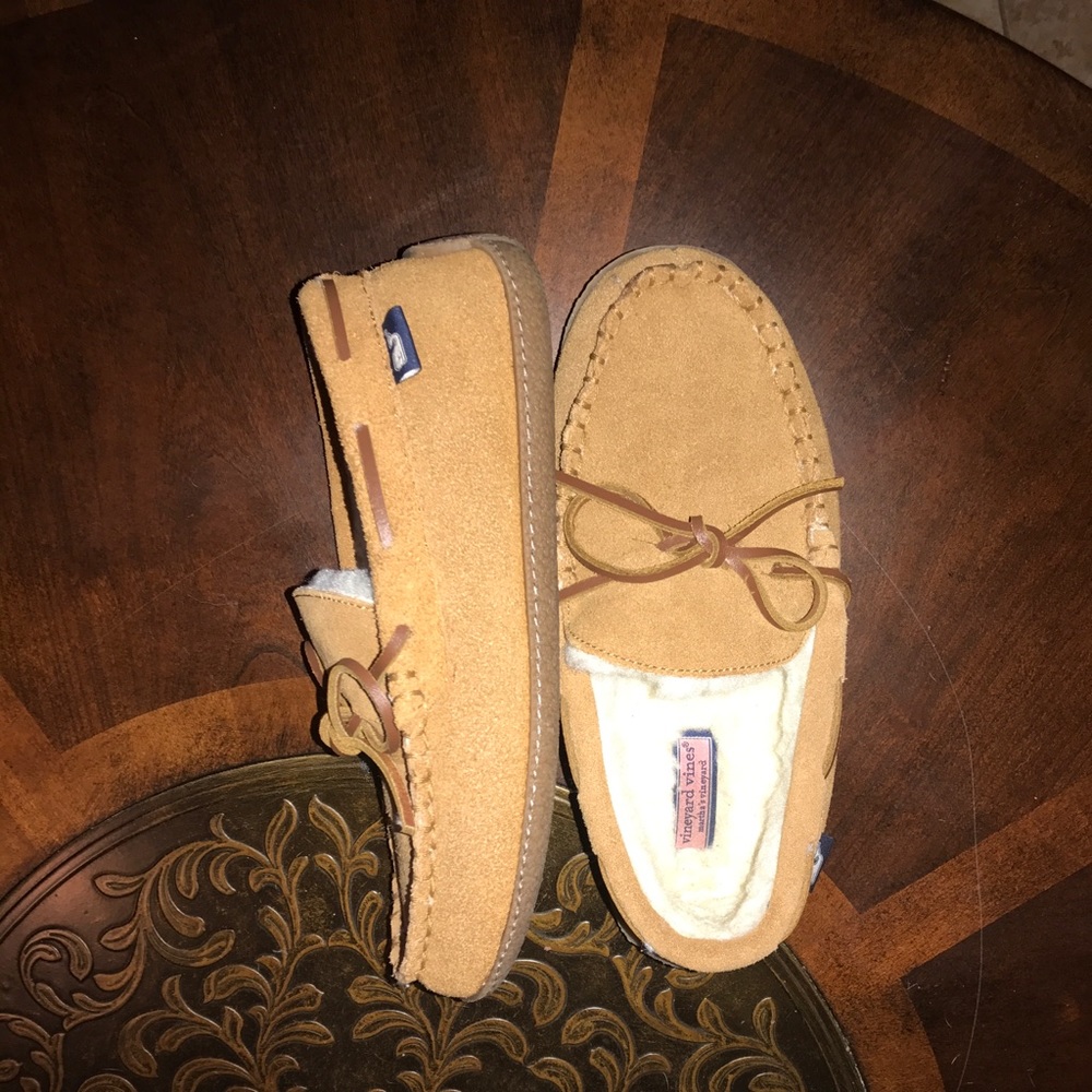 NEVER WORN! Vineyard Vines Moccasins