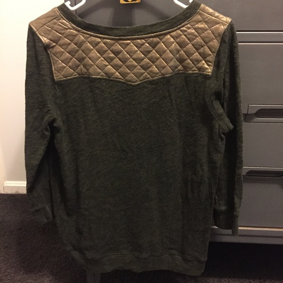 🔴 Casual Cute Olive Green Sweatshirt GUC - Picture 2 of 5
