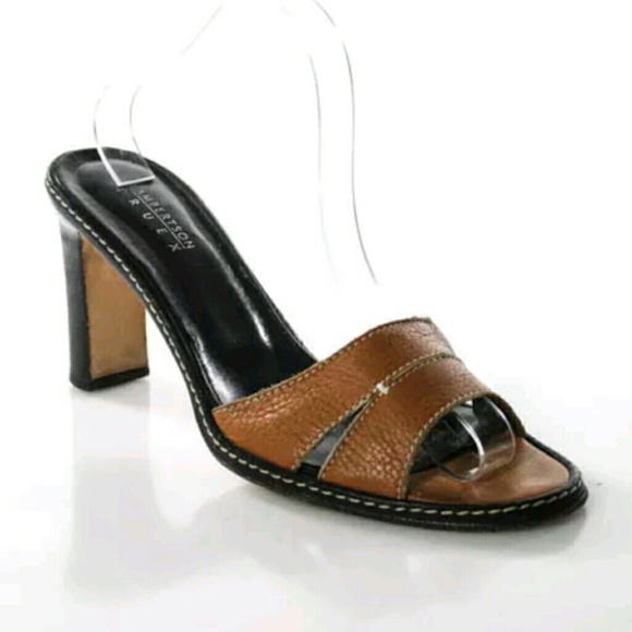 Woman's Sandals - Picture 1 of 4
