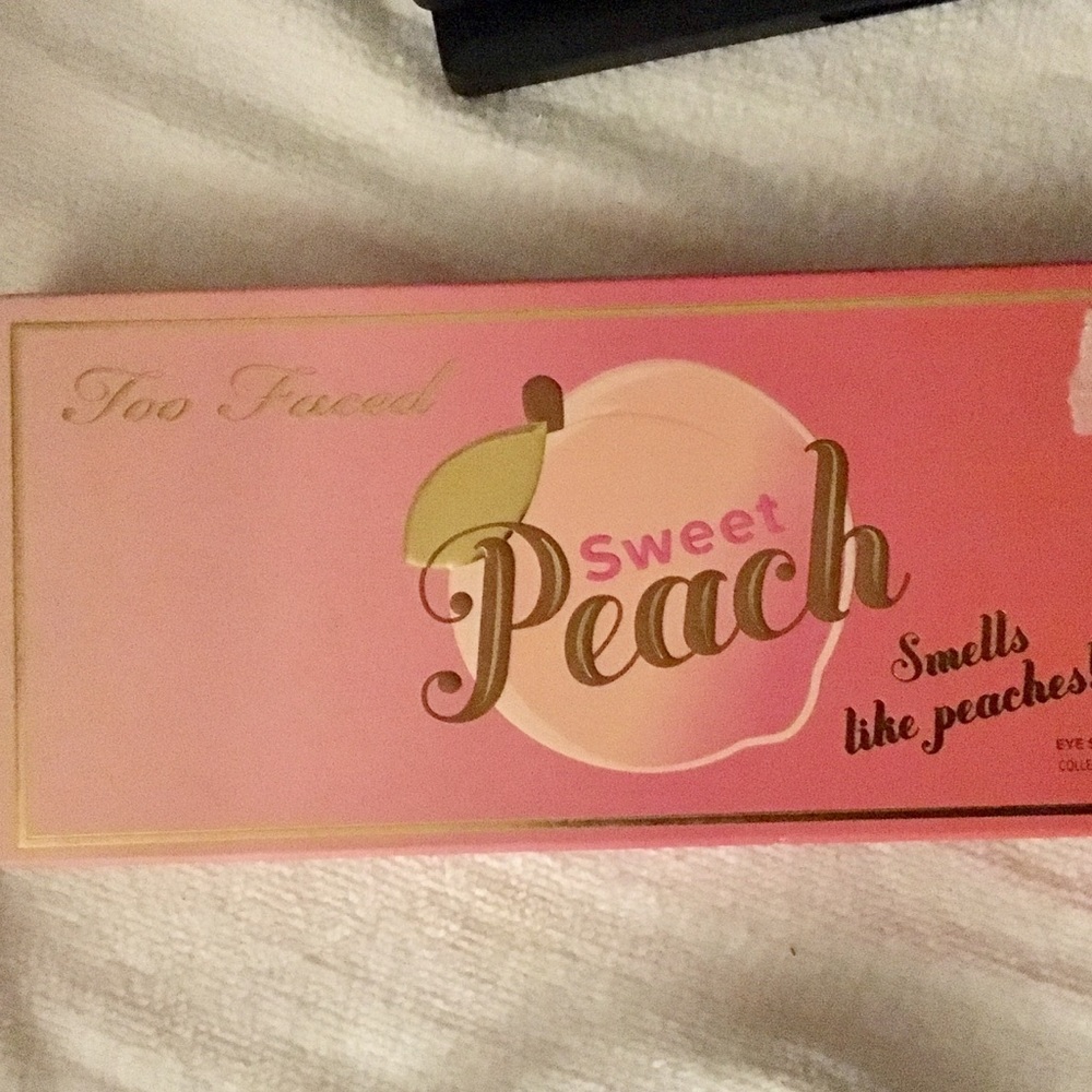 TooFaced Sweet Peach Palette
