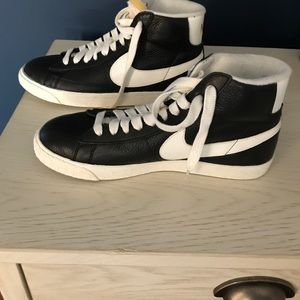 Nike high top sneakers size 10