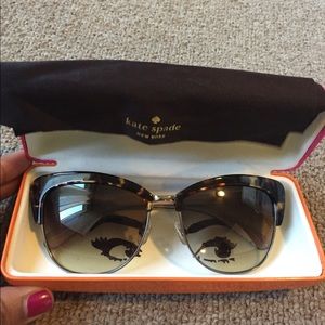 Cat eye sunglasses
