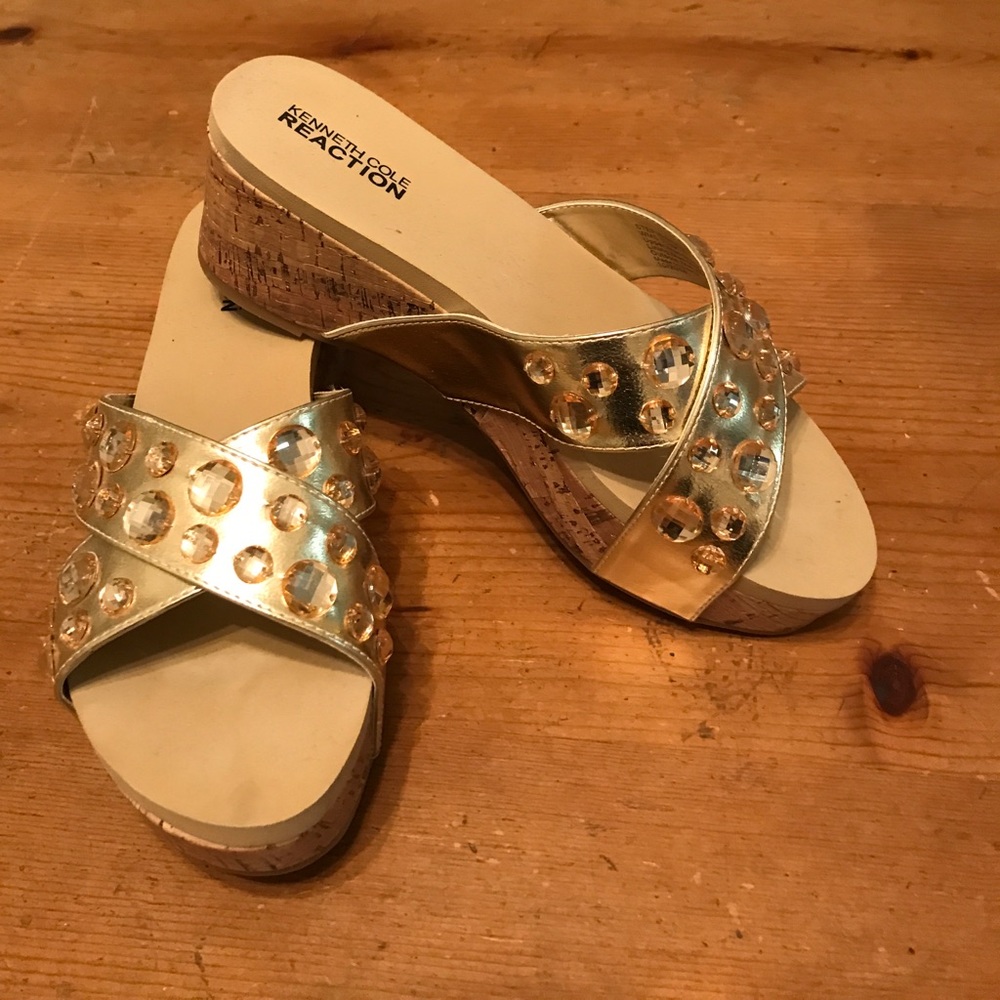 Beautiful metallic gold mules. Kenneth Cole.
