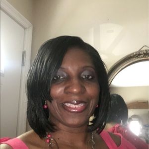 Meet your Posher, Gloria