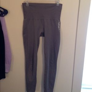 NWT Gymshark grey seamless legging 7/8 length. Med