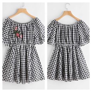 Embroidered Applique Detail Trumpet Dress
