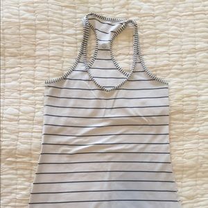 Lululemon tank size 6