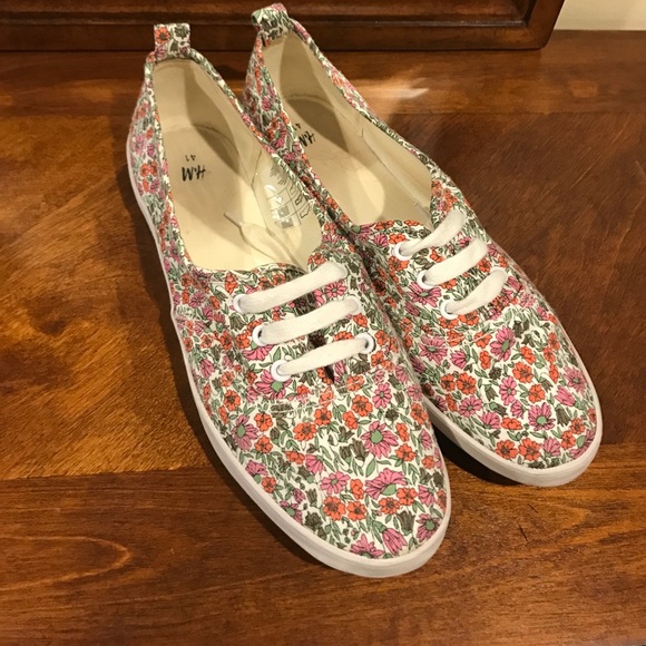 Floral sneakers - Picture 1 of 2