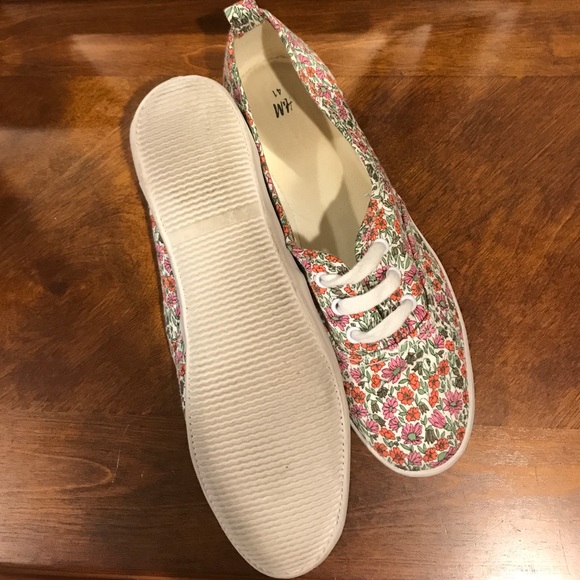 Floral sneakers - Picture 2 of 2