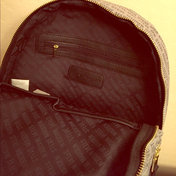🎉HP🎉 Steve Madden Logo Backpack with Bonus - Picture 4 of 8