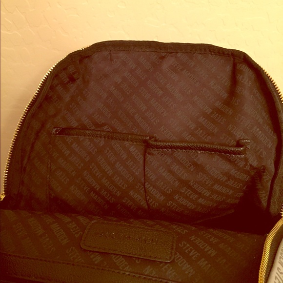 🎉HP🎉 Steve Madden Logo Backpack with Bonus - Picture 5 of 8