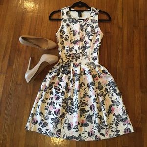 H&M Floral Scuba Dress 🌸