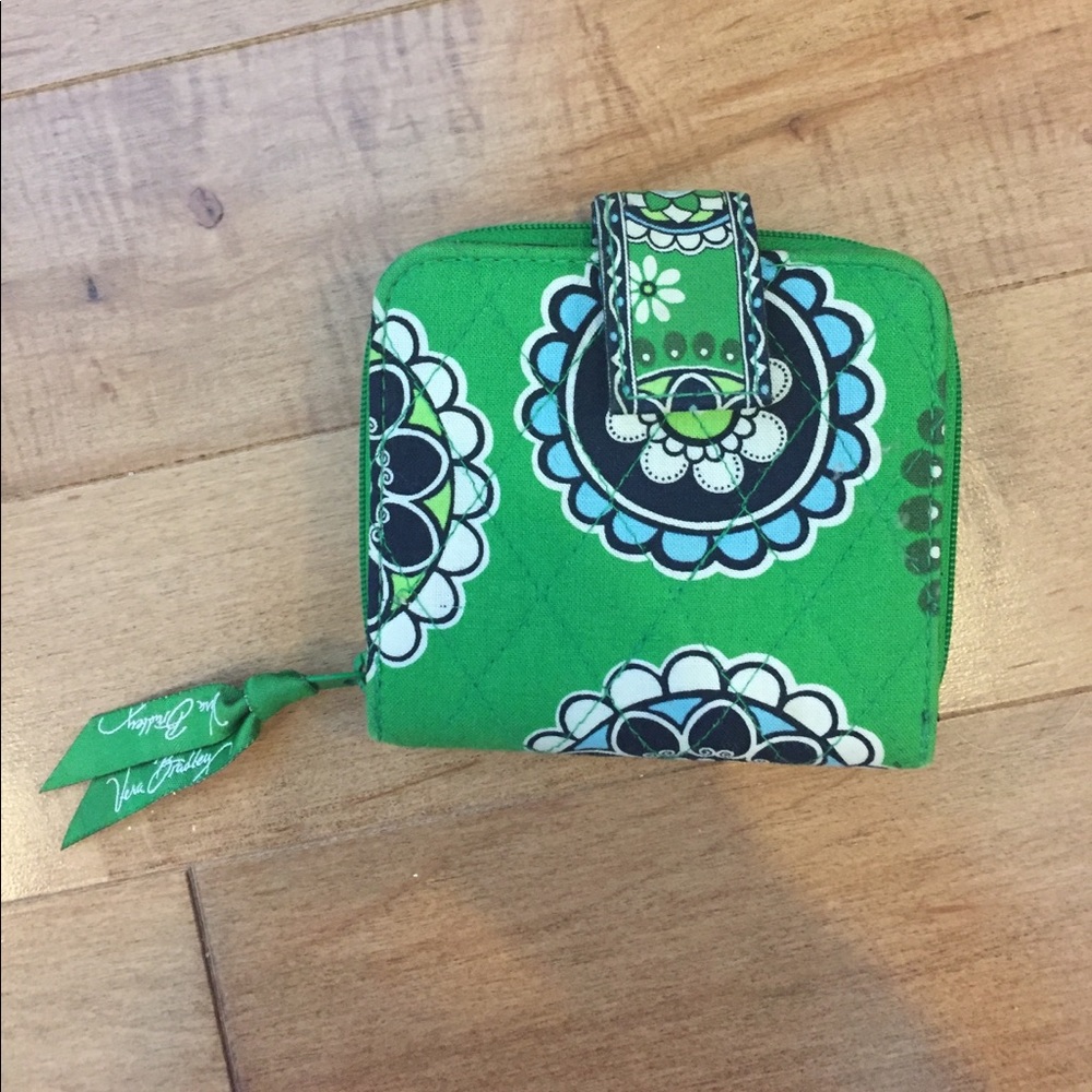 VERA BRADLEY wallet!!