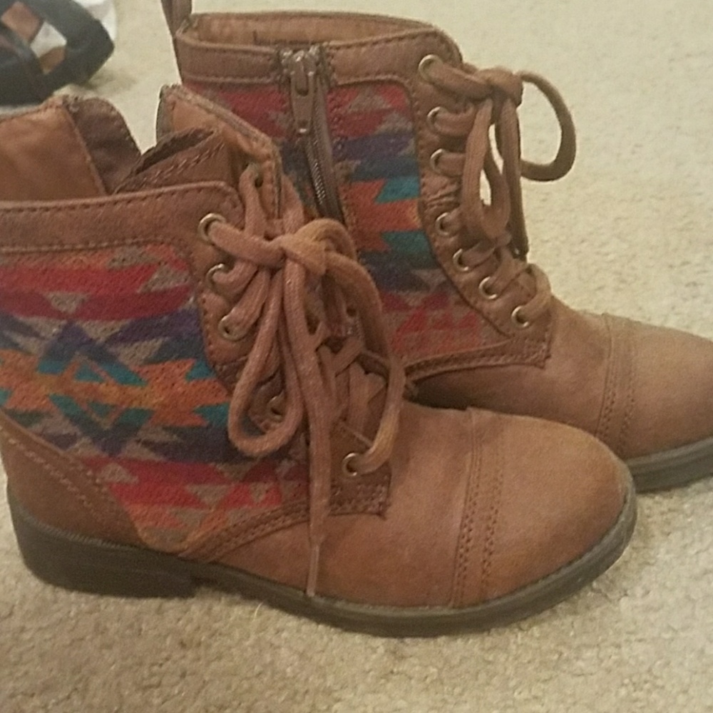 Mossimo native combat boots