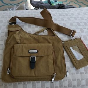 Baggalini crossbody nwot