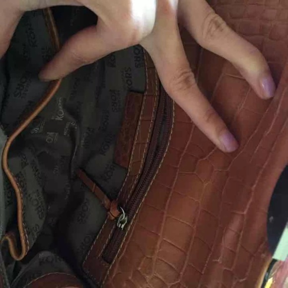 Authentic Michael Kors clutch - Picture 3 of 4