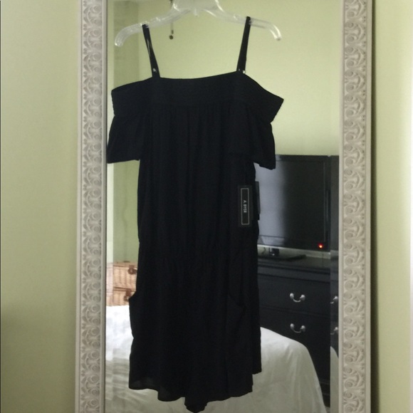 Super cute Romper - Picture 2 of 7