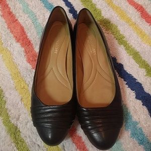 Naturalizer leather shoes