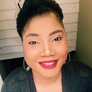 Meet your Posher, Lorize carline azema