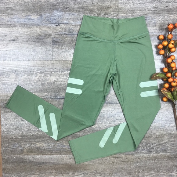 Green Fitness Leggings - Picture 2 of 7