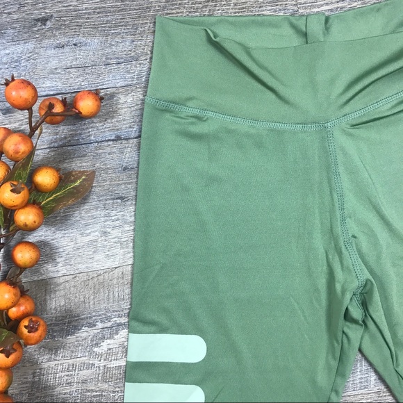 Green Fitness Leggings - Picture 4 of 7