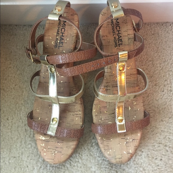 Kids Michael Kors Brown/Gold Wedges - Picture 1 of 2
