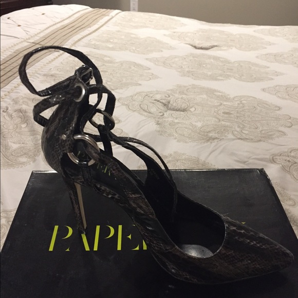 Beautiful worn once snake skin strapped heels - Picture 2 of 2