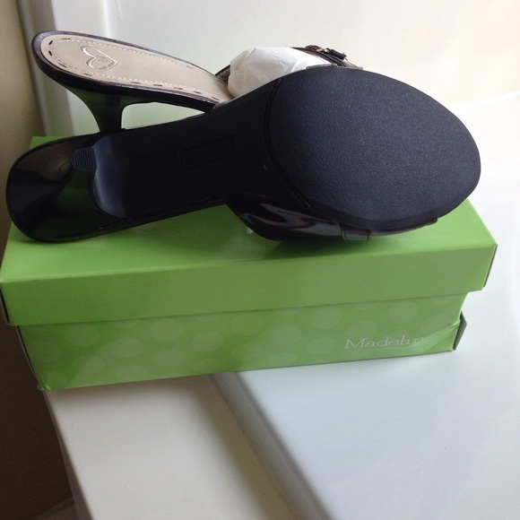 Size 11 Black & Brown heels - Picture 3 of 3